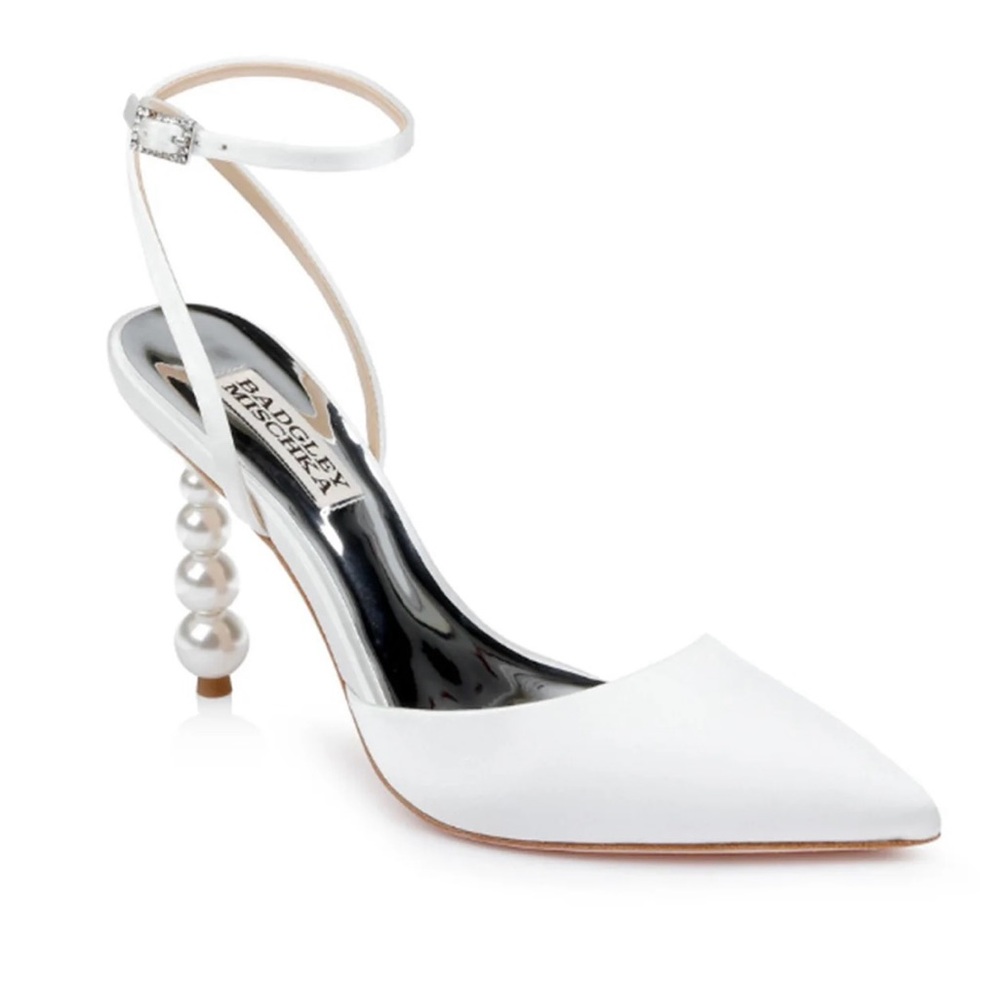 Badgley Mischka White Pearl Indie Heel Women's Shoes